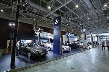 广州车展的梅赛德斯-奔驰展台共有37款车型同台亮相 其中