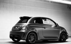 Abarth695 Biposto特价$ 65,000美元起至今仍是疯狂的Abarth